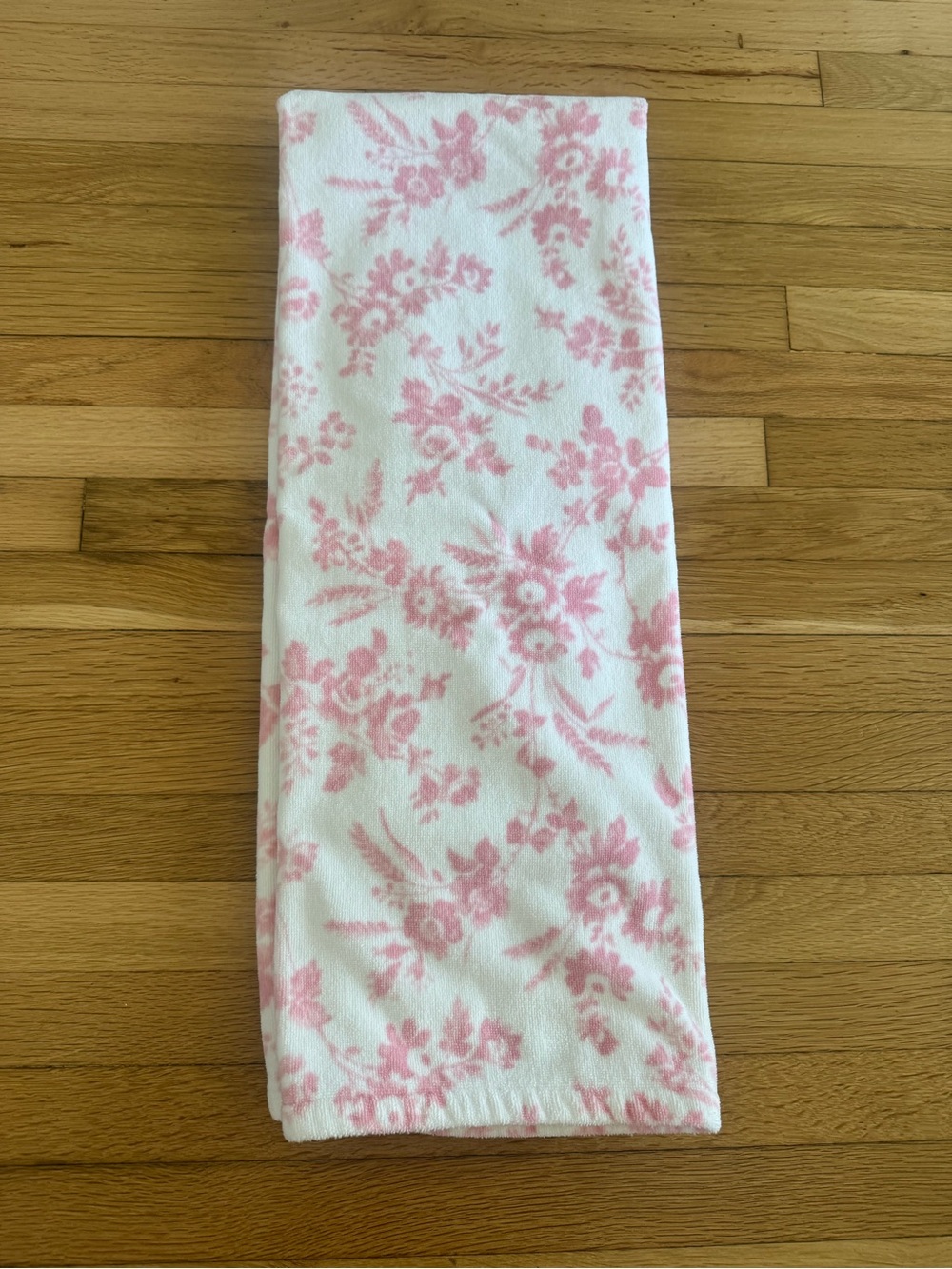 Laura Ashley White & Toile Pink Floral 100% Cotton Bath Towel - Picture 2 of 5
